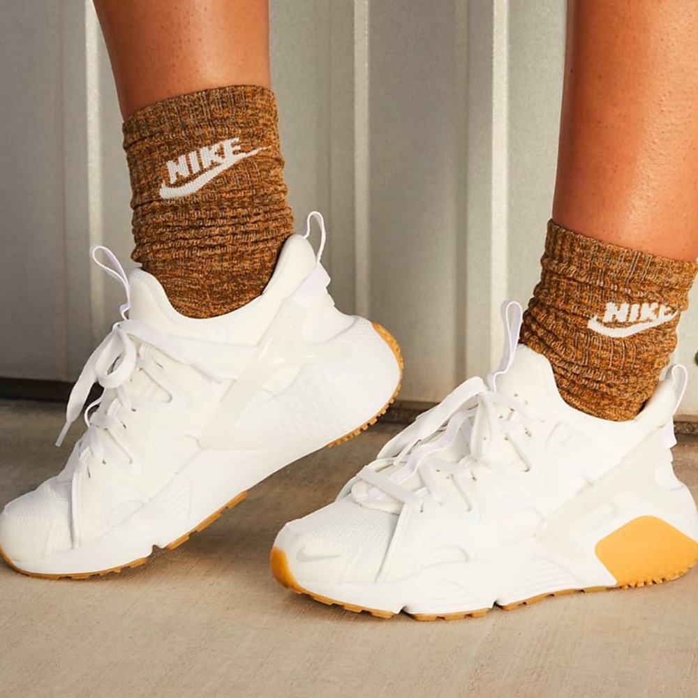 Nike Women’s Air Huarache Craft Shoe